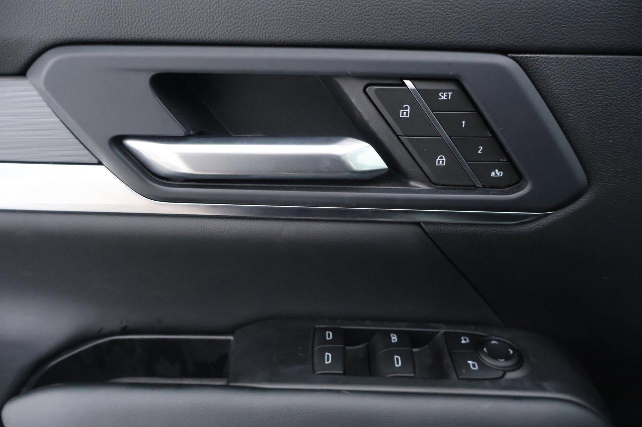 2025 GMC Terrain AWD Elevation | Nav System | Photo