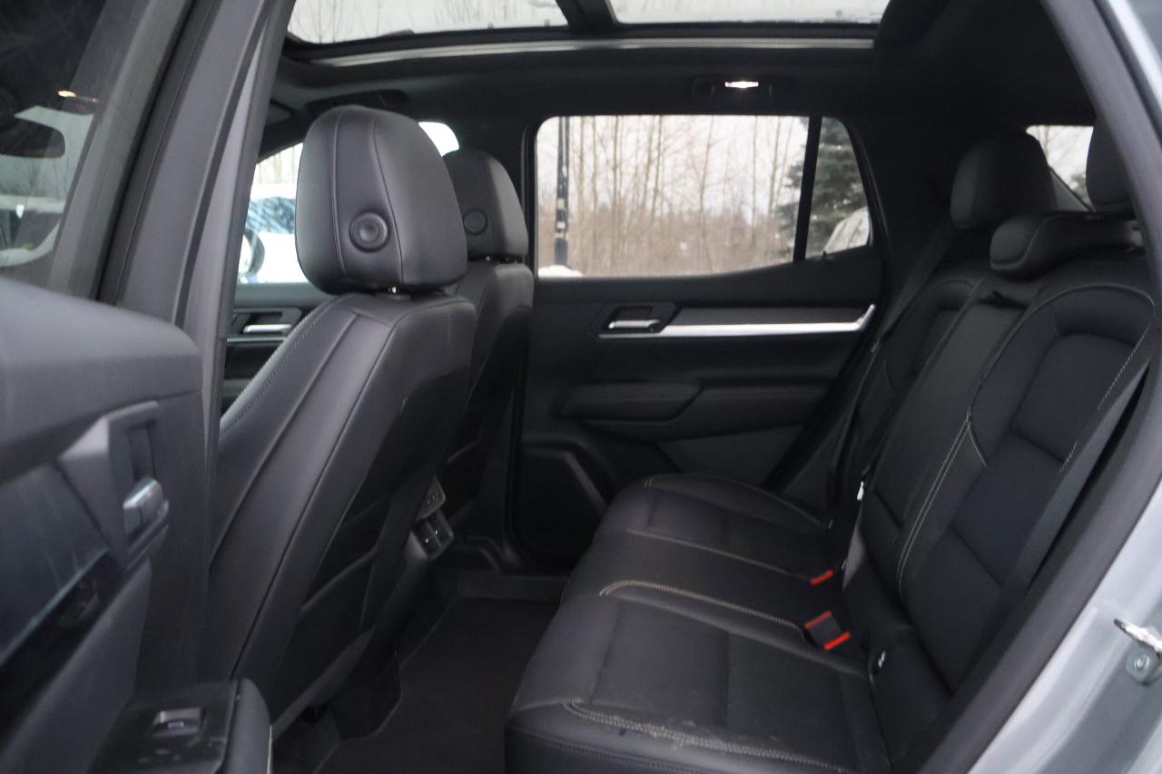 2025 GMC Terrain AWD Elevation | Nav System | Photo