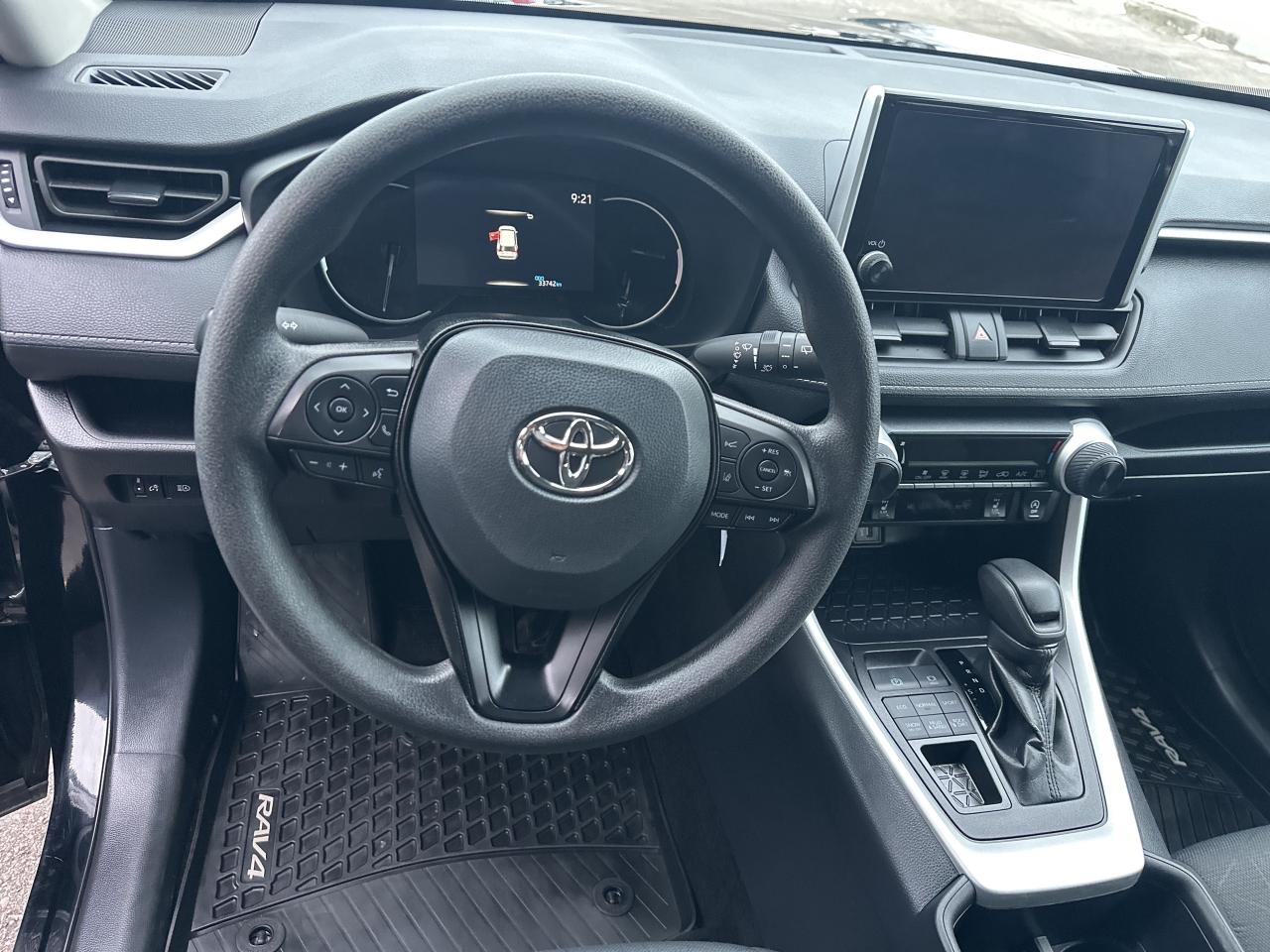 2025 Toyota RAV4 LE Photo