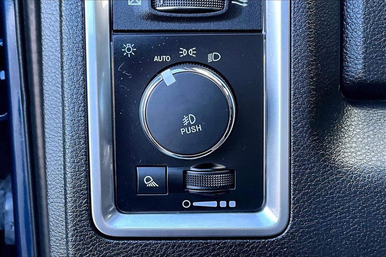 2022 RAM 1500 Classic SLT Crew | Alpine | Tow Pkg | Liner | 4X4 Photo