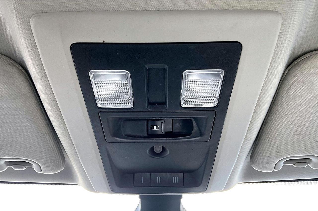 2022 RAM 1500 Classic SLT Crew | Alpine | Tow Pkg | Liner | 4X4 Photo