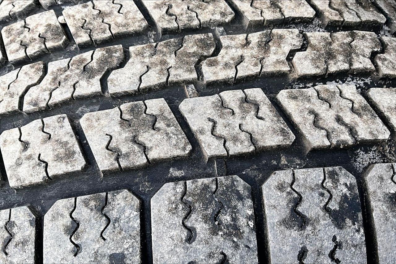 2022 RAM 1500 Classic SLT Crew | Alpine | Tow Pkg | Liner | 4X4 Photo