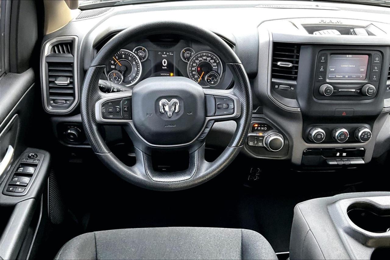 2019 RAM 1500 SXT Crew Cab | 4X4 Photo4