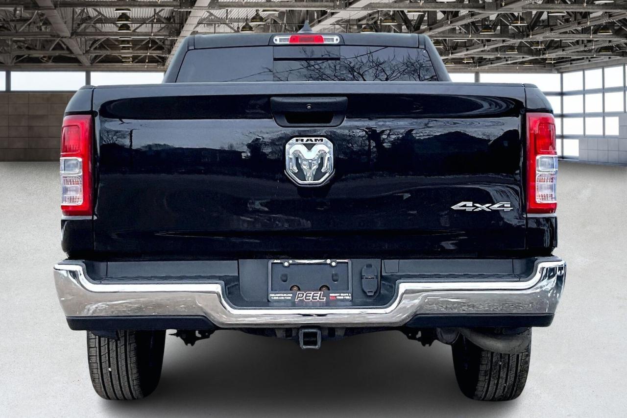 2019 RAM 1500 SXT Crew Cab | 4X4 Photo3