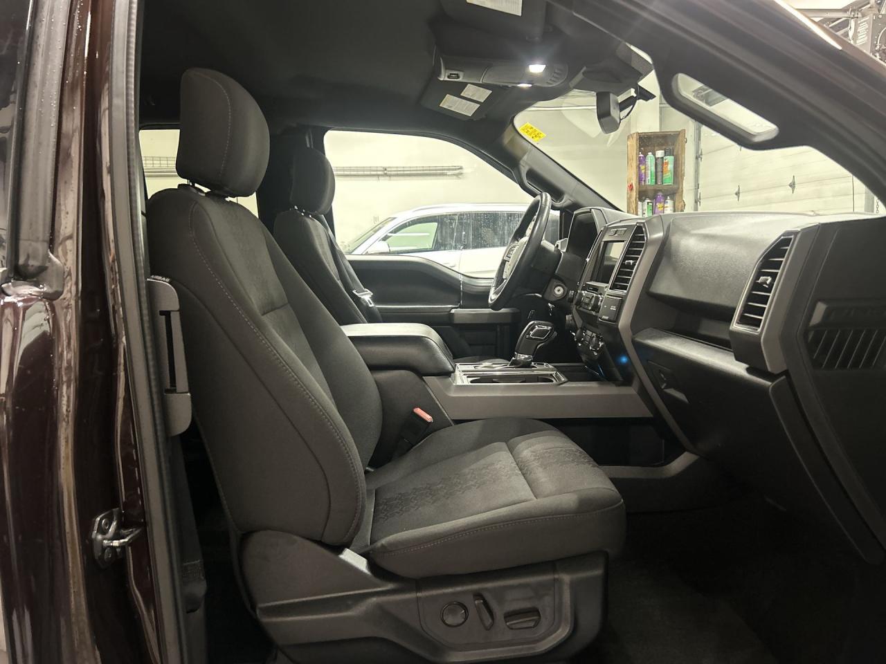 2019 Ford F-150 XLT SPORT 4X4 |5.0L V8 | HTD SEATS | CARPLAY | NAV Photo