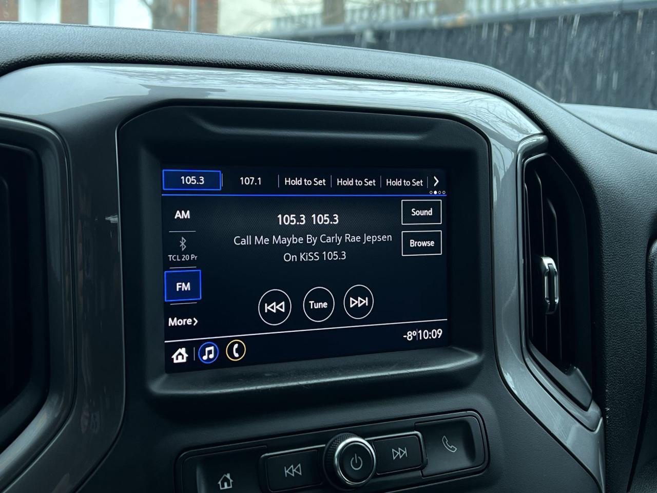 2020 Chevrolet Silverado 1500 4X4 | 5.3L V8 | CARPLAY |TOW PKG | A/C | BLUETOOTH Photo