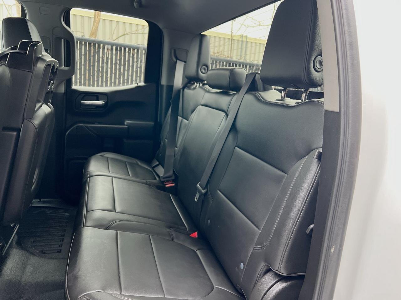 2020 Chevrolet Silverado 1500 4X4 | 5.3L V8 | CARPLAY |TOW PKG | A/C | BLUETOOTH Photo