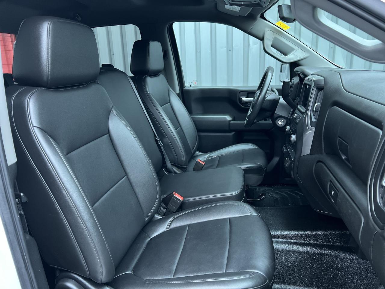 2020 Chevrolet Silverado 1500 4X4 | 5.3L V8 | CARPLAY |TOW PKG | A/C | BLUETOOTH Photo