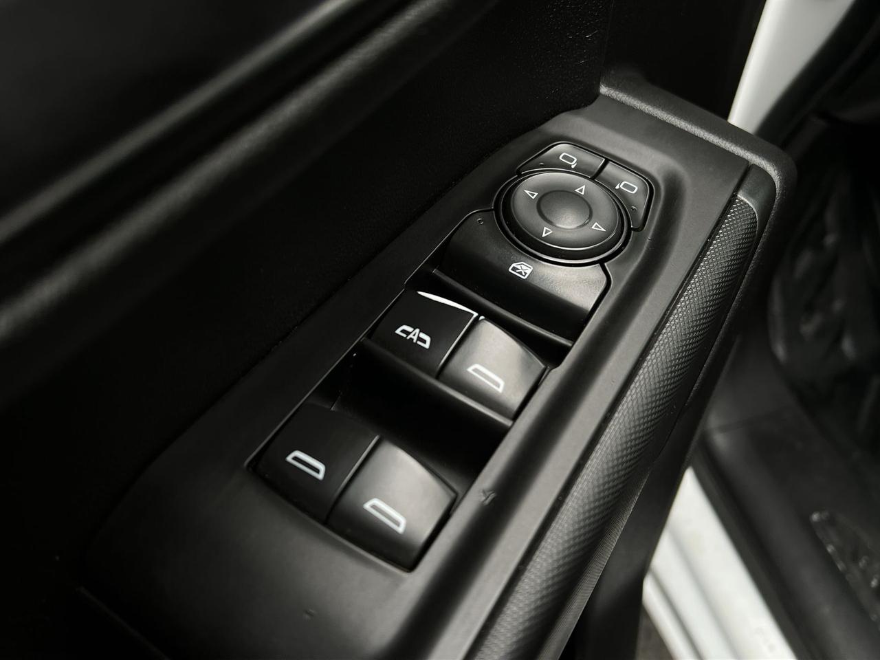 2020 Chevrolet Silverado 1500 4X4 | 5.3L V8 | CARPLAY |TOW PKG | A/C | BLUETOOTH Photo