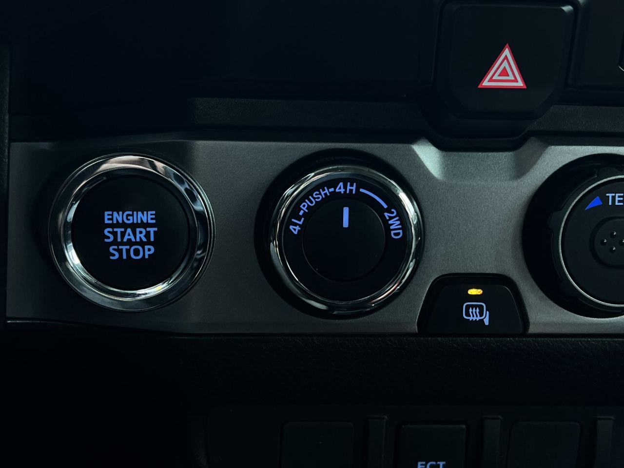 2023 Toyota Tacoma 4X4 |DBL CAB |HTD SEATS |CARPLAY |TONNEAU |ALLOYS Photo