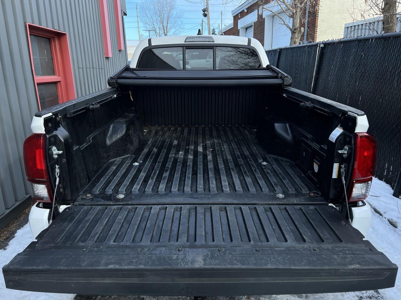 2023 Toyota Tacoma 4X4 |DBL CAB |HTD SEATS |CARPLAY |TONNEAU |ALLOYS Photo