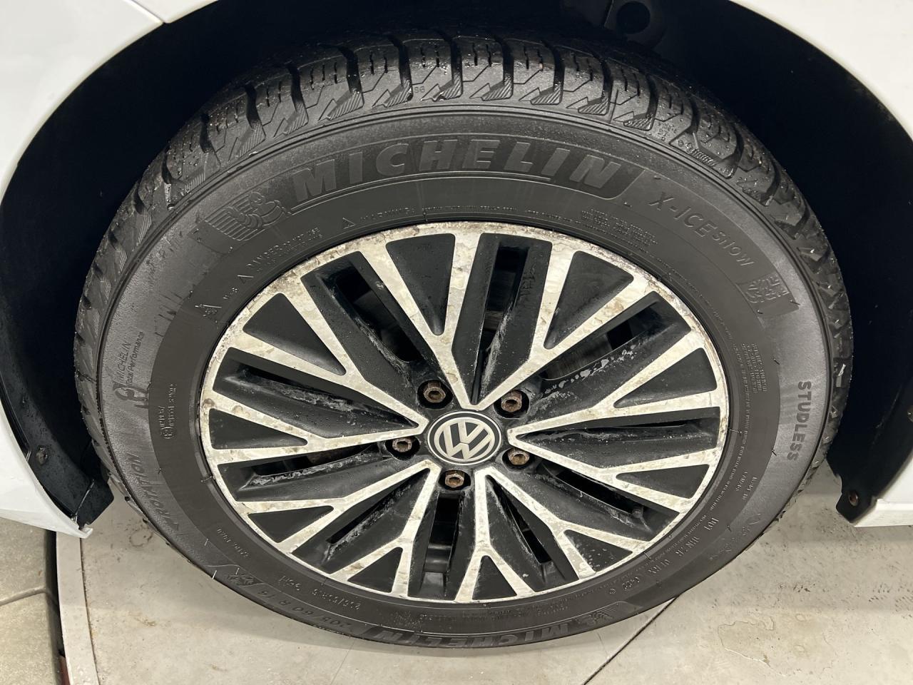 2019 Volkswagen Jetta HIGHLINE |6-SPEED |HTD LEATHER |SUNROOF | CARPLAY Photo