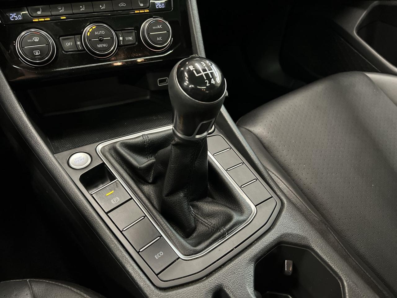 2019 Volkswagen Jetta HIGHLINE |6-SPEED |HTD LEATHER |SUNROOF | CARPLAY Photo