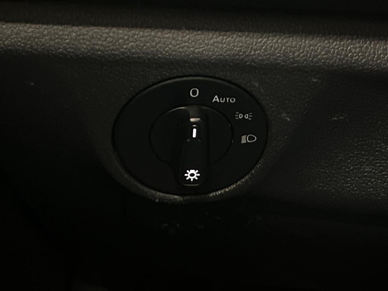 2019 Volkswagen Jetta HIGHLINE |6-SPEED |HTD LEATHER |SUNROOF | CARPLAY Photo