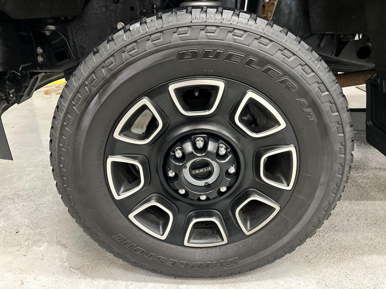 2024 Ford F-250 PLATINUM 4X4 | CREW | POWERSTROKE | MASSAGE SEATS Photo