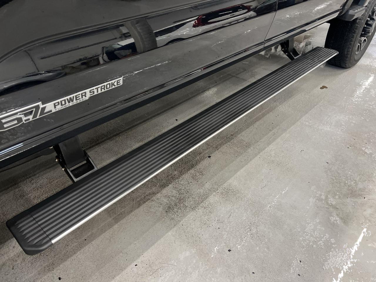 2024 Ford F-250 PLATINUM 4X4 | CREW | POWERSTROKE | MASSAGE SEATS Photo