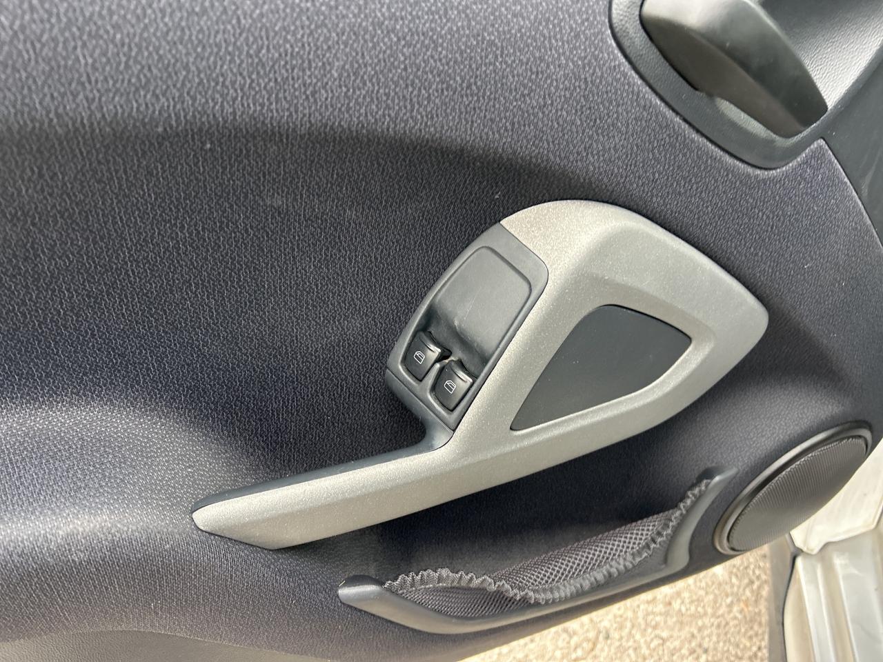 2014 Smart fortwo PASSION, CLEAN CARFAX, HEATED SEATS! - Photo #13