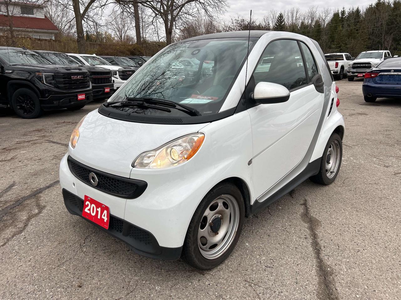 2014 Smart fortwo PASSION, CLEAN CARFAX, HEATED SEATS! Photo