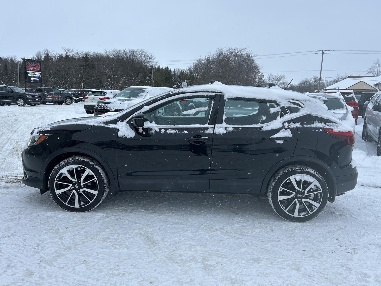 2017 Nissan Qashqai SL, REMOTE START, SUNROOF, HEATED STEERING WHEEL! - Photo #9