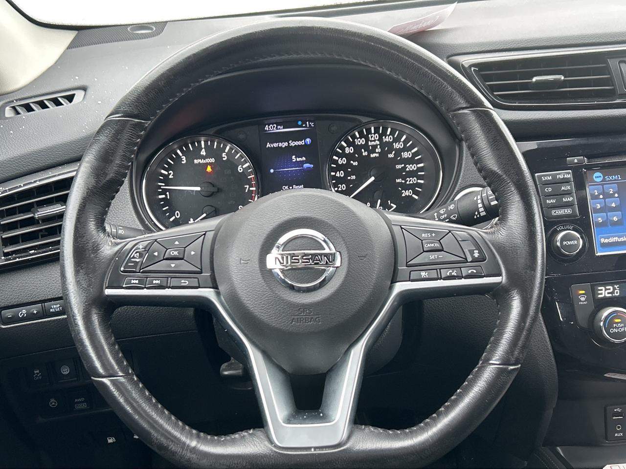 2017 Nissan Qashqai SL, REMOTE START, SUNROOF, HEATED STEERING WHEEL! - Photo #16