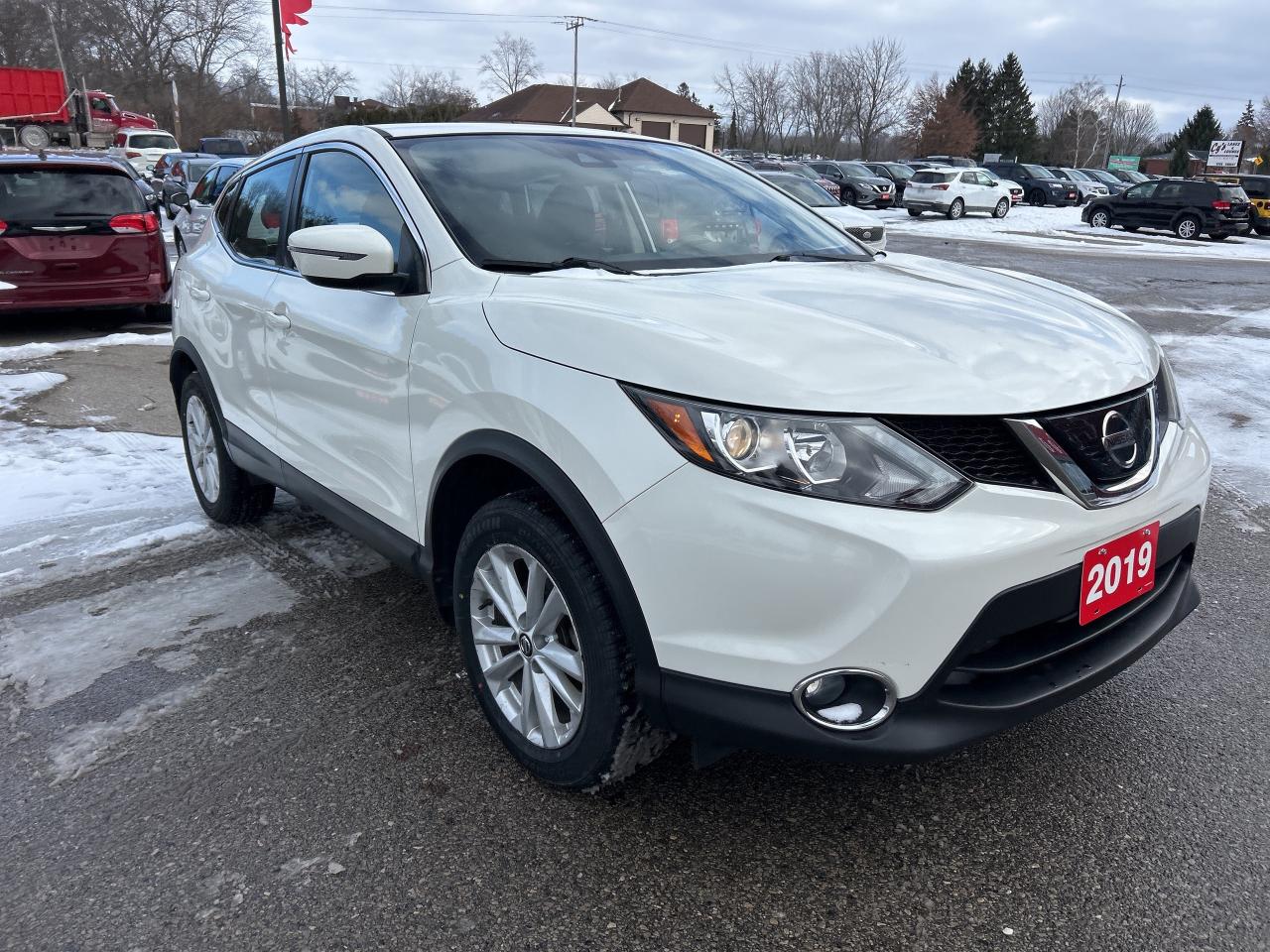 2019 Nissan Qashqai SV, FWD, BACK UP CAM, REMOTE START, SUNROOF! - Photo #4