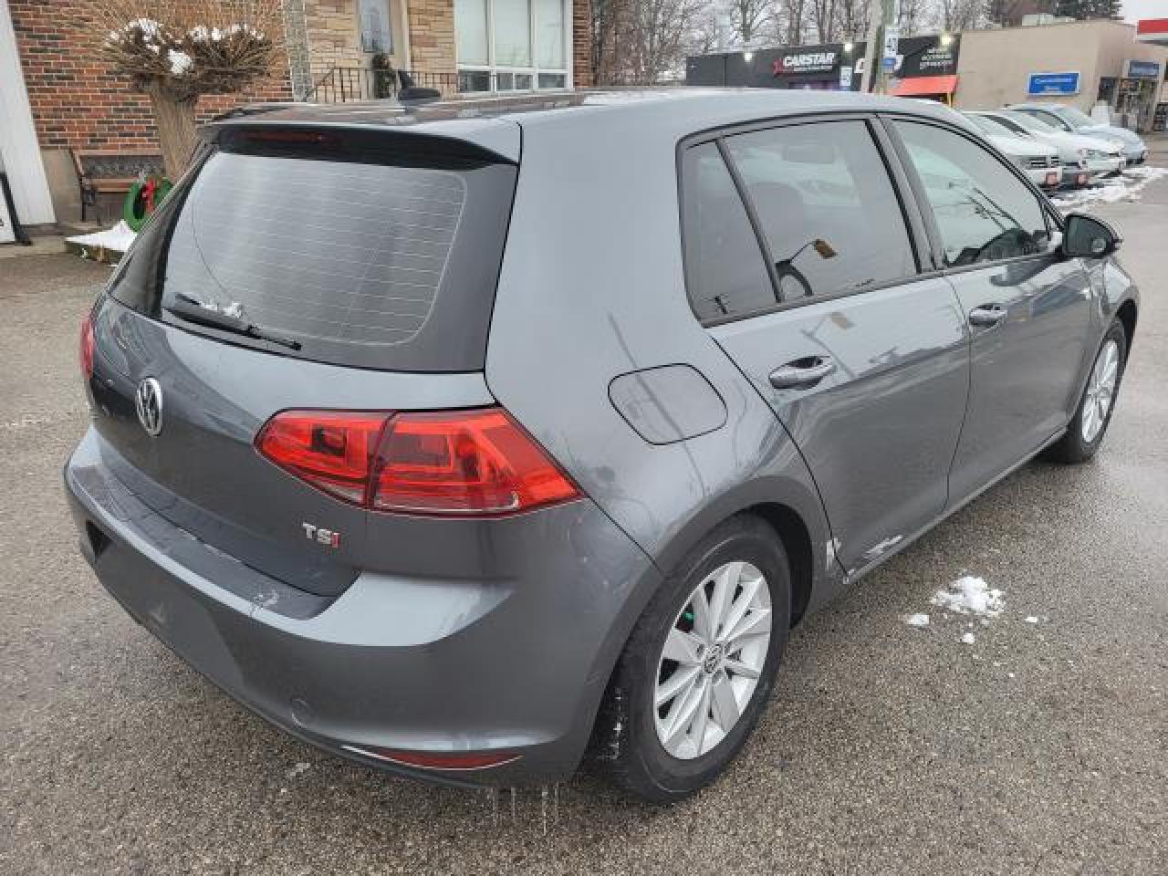 2015 Volkswagen Golf TRENDLINE Photo