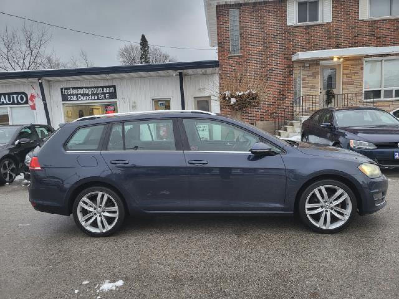 2016 Volkswagen Golf Highline Photo2