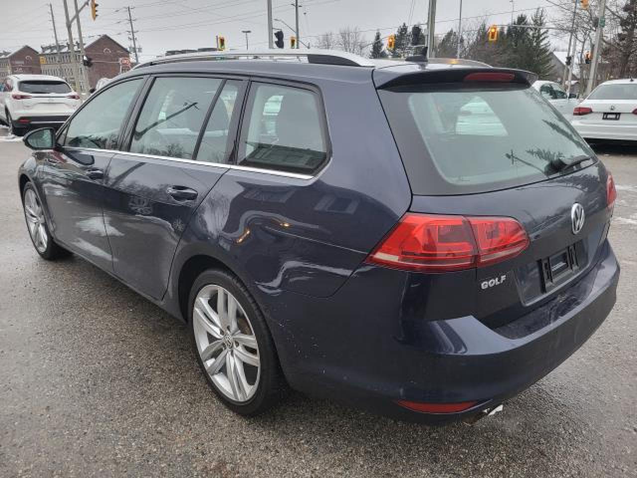 2016 Volkswagen Golf Highline Photo5