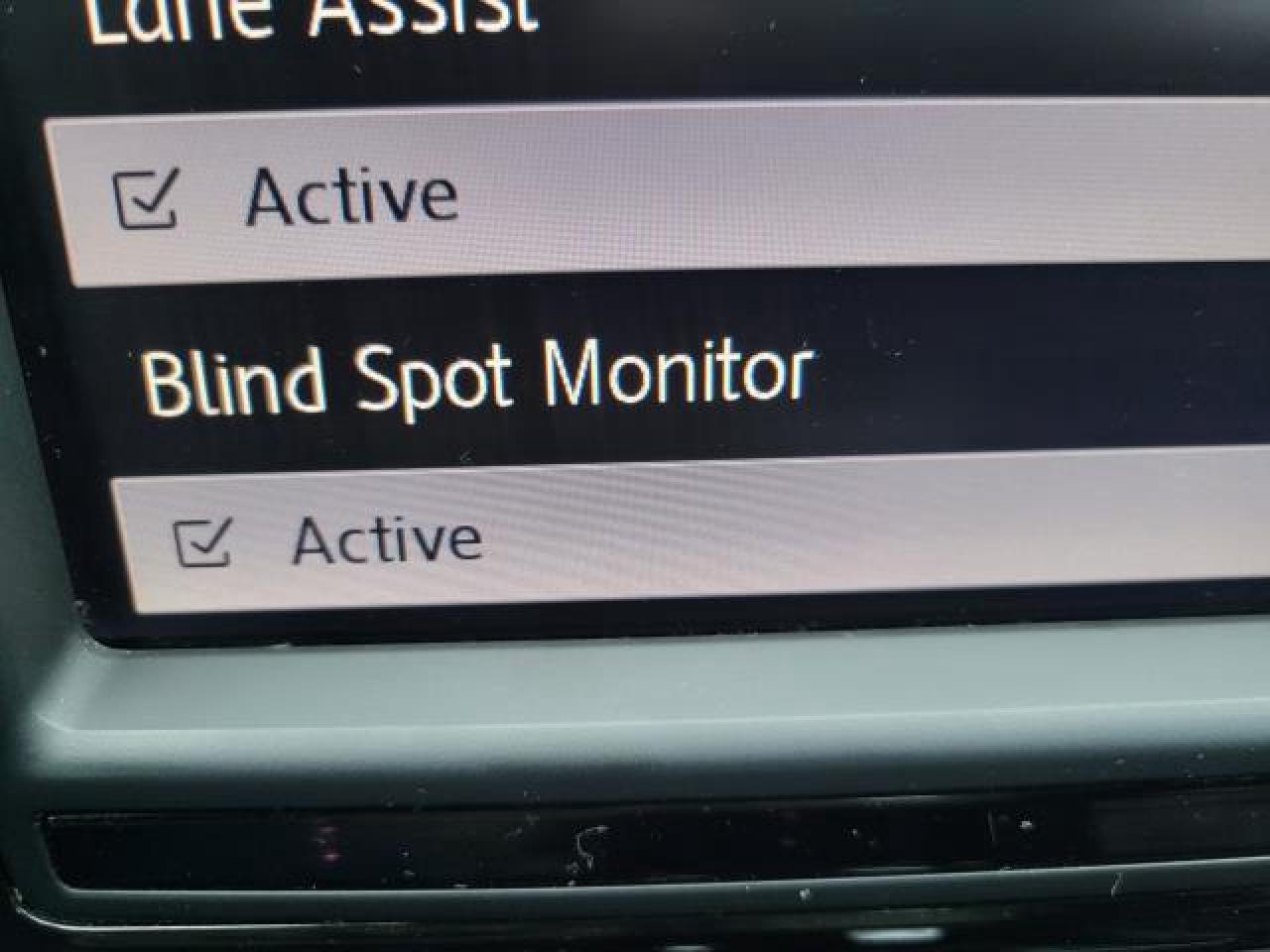 2016 Volkswagen Golf Highline Photo16