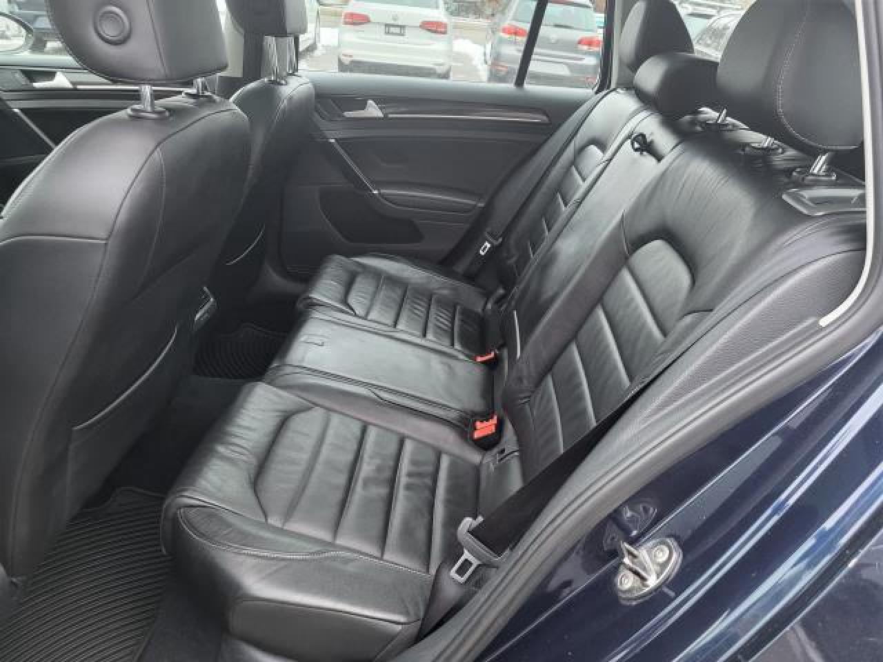 2016 Volkswagen Golf Highline Photo