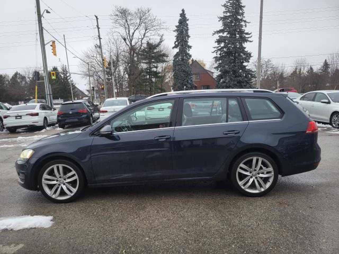 2016 Volkswagen Golf Highline Photo