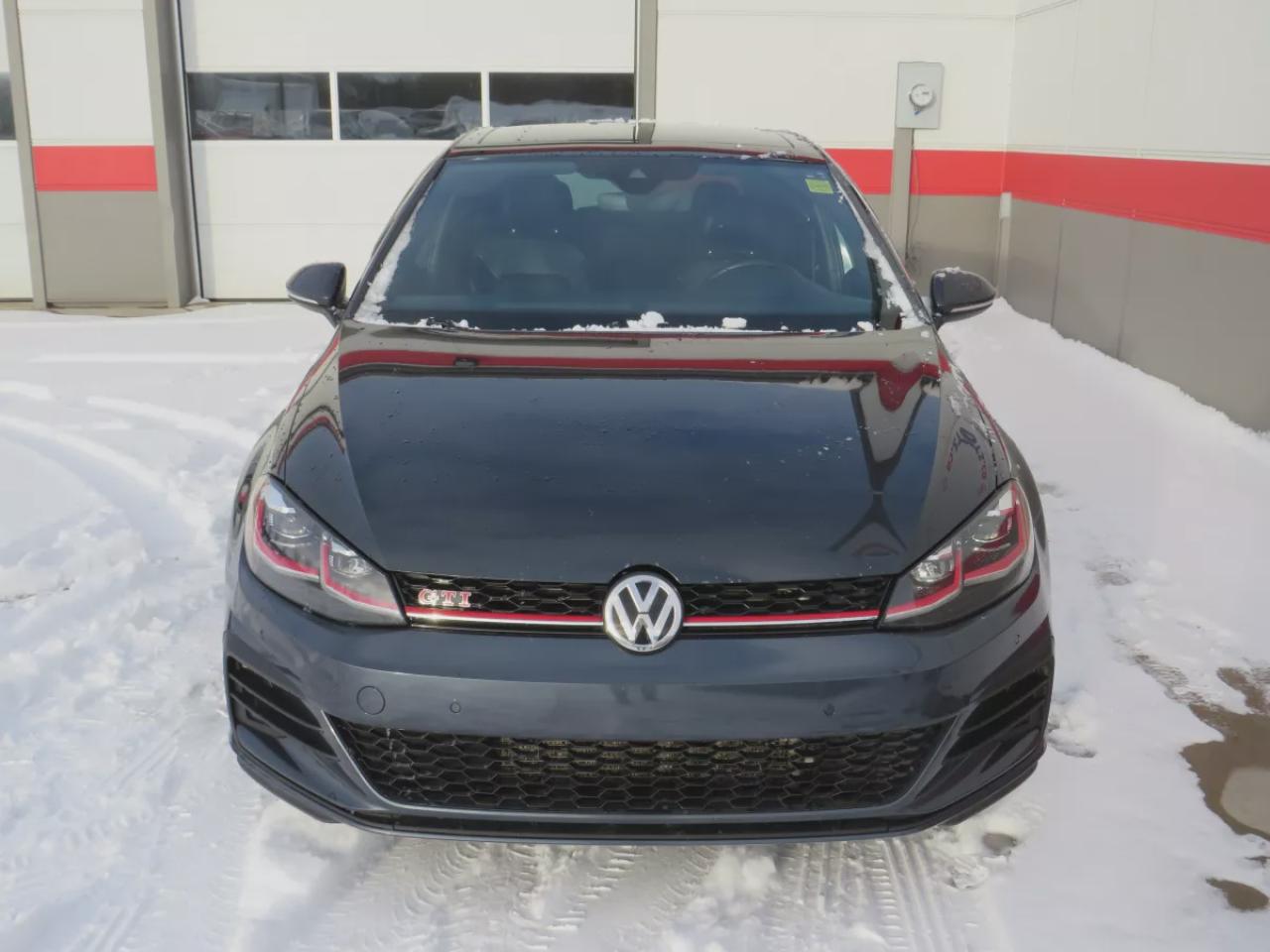 2020 Volkswagen Golf GTI Autobahn GTI Autobahn (**SAFETY/CERTIFIED!!**MANUAL TRANSMISSION**FOG LIGHTS**ALLOY RIMS**LEATHER**REVERSE CAMERA**NAVIGATION**SUNROOF**HEATED SEATS**POWER SEATS**REAR PRIVACY COVER**PUSH BUTTON START**DRIVE MODES**DIGITAL TOUCHSCREEN**DUAL EXHAUST**B Photo