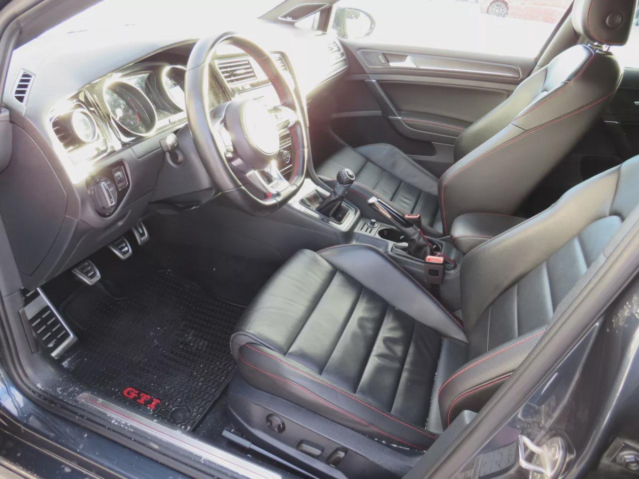 2020 Volkswagen Golf GTI Autobahn GTI Autobahn (**SAFETY/CERTIFIED!!**MANUAL TRANSMISSION**FOG LIGHTS**ALLOY RIMS**LEATHER**REVERSE CAMERA**NAVIGATION**SUNROOF**HEATED SEATS**POWER SEATS**REAR PRIVACY COVER**PUSH BUTTON START**DRIVE MODES**DIGITAL TOUCHSCREEN**DUAL EXHAUST**B Photo3