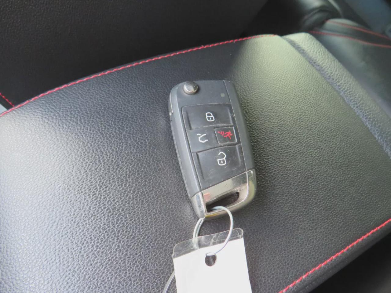 2020 Volkswagen Golf GTI Autobahn GTI Autobahn (**SAFETY/CERTIFIED!!**MANUAL TRANSMISSION**FOG LIGHTS**ALLOY RIMS**LEATHER**REVERSE CAMERA**NAVIGATION**SUNROOF**HEATED SEATS**POWER SEATS**REAR PRIVACY COVER**PUSH BUTTON START**DRIVE MODES**DIGITAL TOUCHSCREEN**DUAL EXHAUST**B Photo