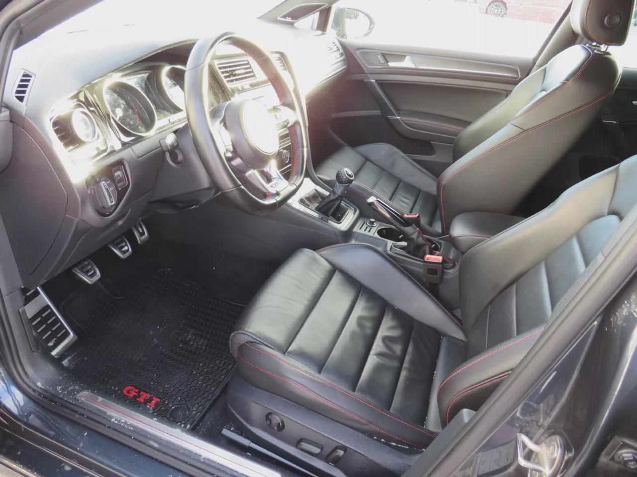 2020 Volkswagen Golf GTI Autobahn GTI Autobahn  | Safety Certified | Manual Transmission | Fog Lights | Alloy Rims | Leather | Reverse Camera | Navigation | Sunroof | Heated Seats | Power Seats | Rear Privacy Cover | Push Button Start | Drive Modes | Digital Touchscreen | Dua Photo