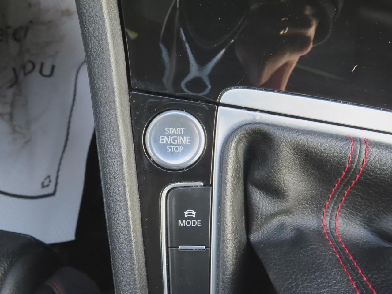 2020 Volkswagen Golf GTI Autobahn GTI Autobahn  | Safety Certified | Manual Transmission | Fog Lights | Alloy Rims | Leather | Reverse Camera | Navigation | Sunroof | Heated Seats | Power Seats | Rear Privacy Cover | Push Button Start | Drive Modes | Digital Touchscreen | Dua Photo