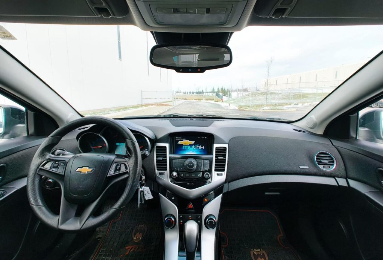 2015 Chevrolet Cruze 4dr Sedan 1LT Photo