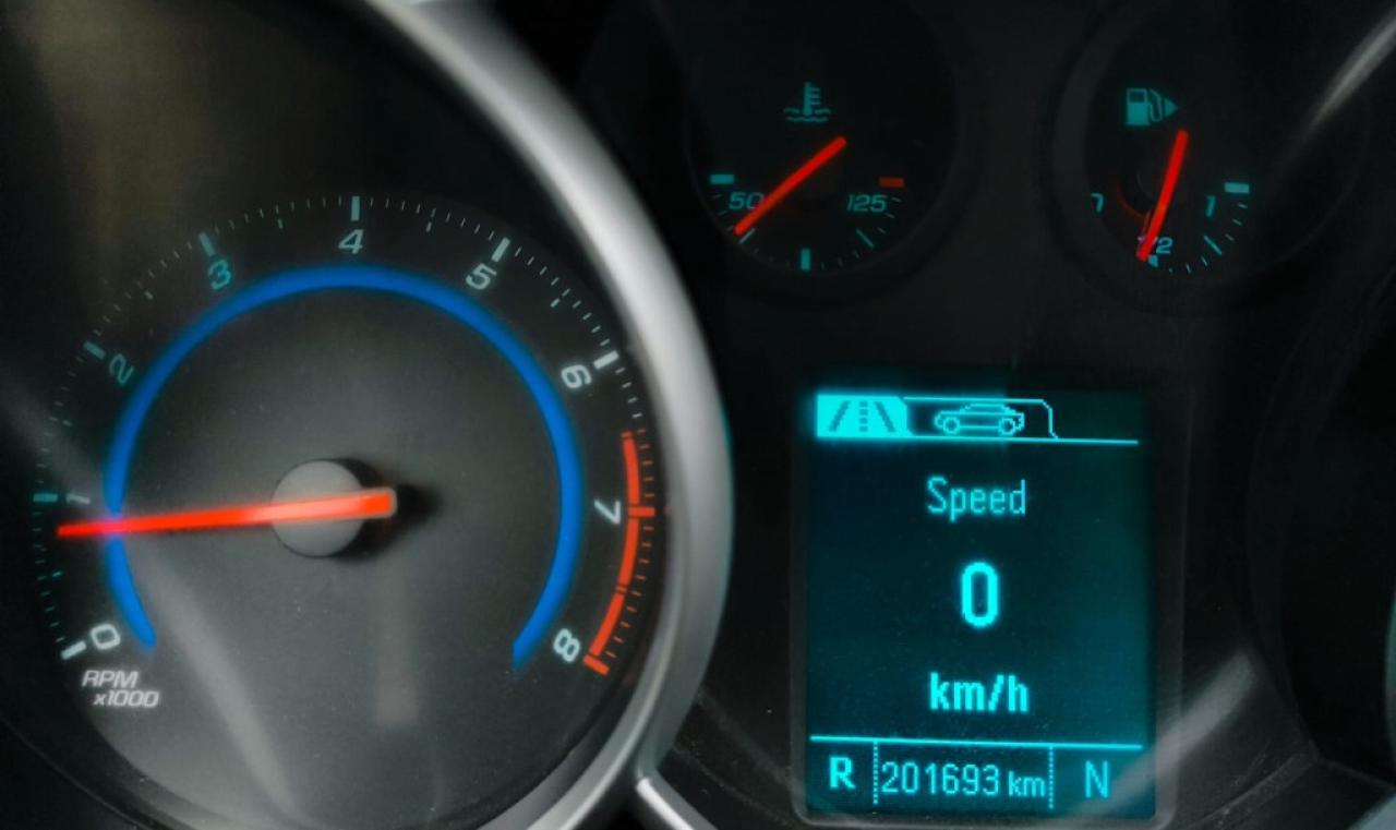 2015 Chevrolet Cruze 4dr Sedan 1LT Photo