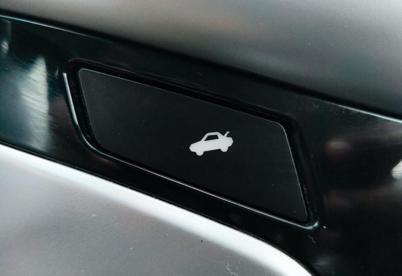 2015 Chevrolet Cruze 4dr Sedan 1LT Photo