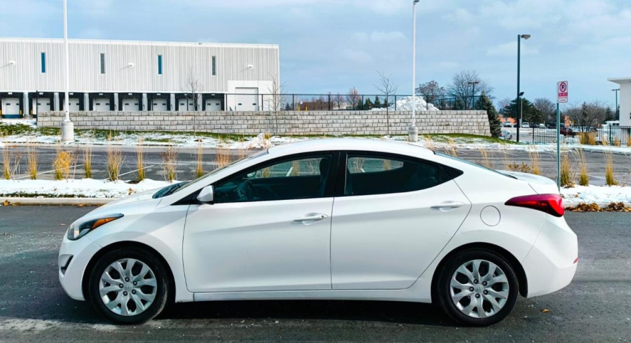 2014 Hyundai Elantra 5dr Automatic GL Photo