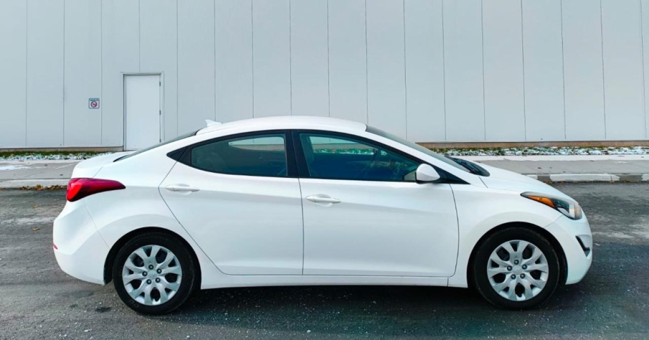 2014 Hyundai Elantra 5dr Automatic GL Photo
