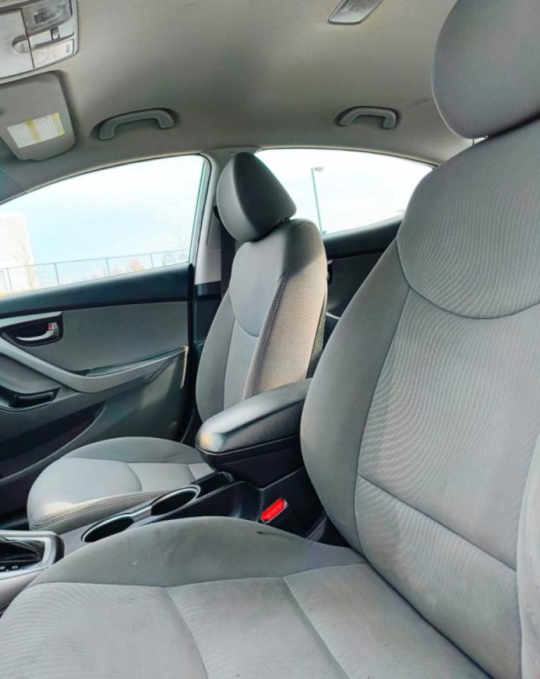 2014 Hyundai Elantra 5dr Automatic GL Photo