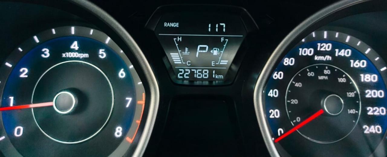 2014 Hyundai Elantra 5dr Automatic GL Photo