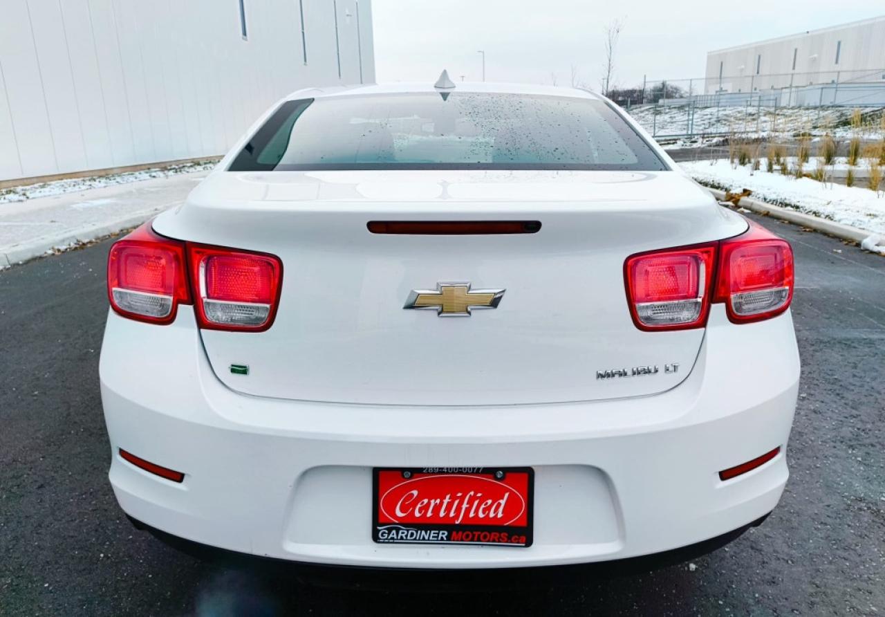 2015 Chevrolet Malibu 1LT 4dr Sedan Automatic Photo4