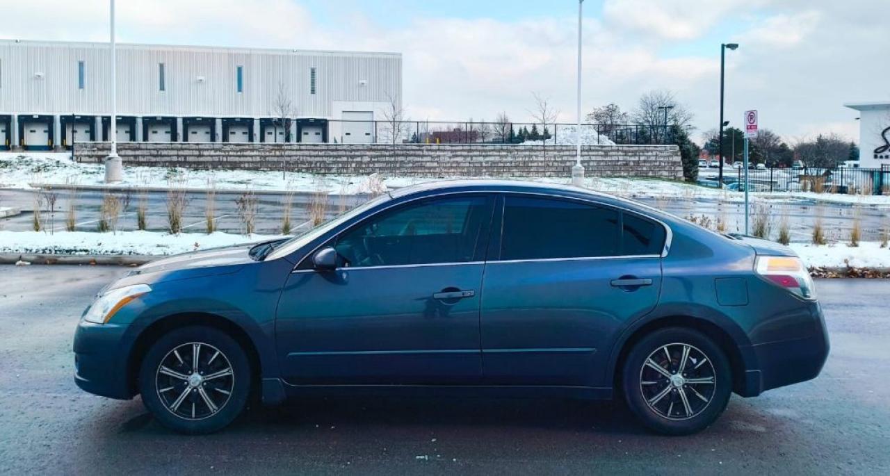 2012 Nissan Altima 2dr Coupe I4 CVT 2.5 S Photo