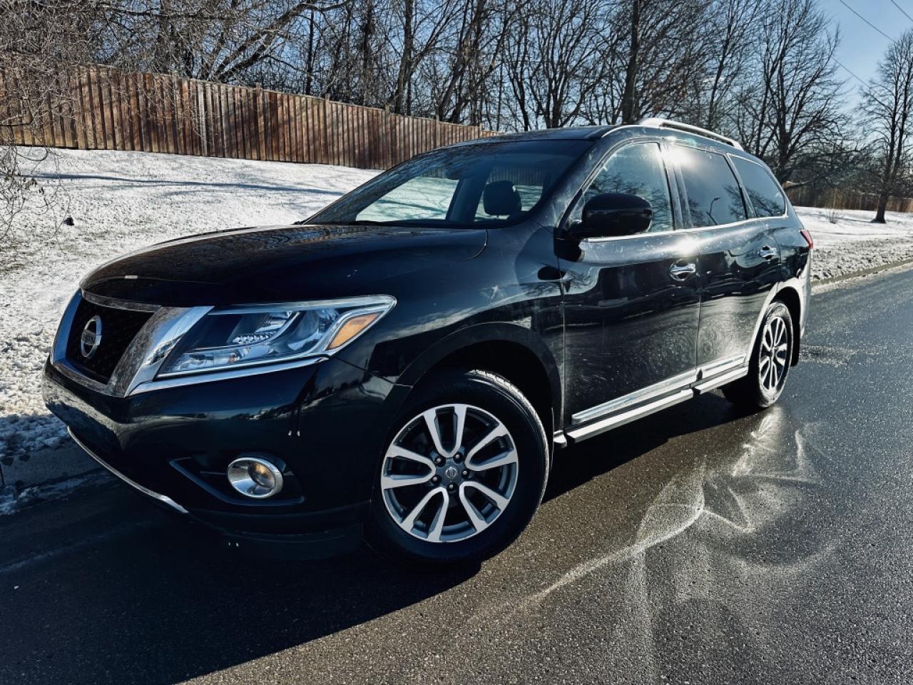 2016 Nissan Pathfinder SL Photo