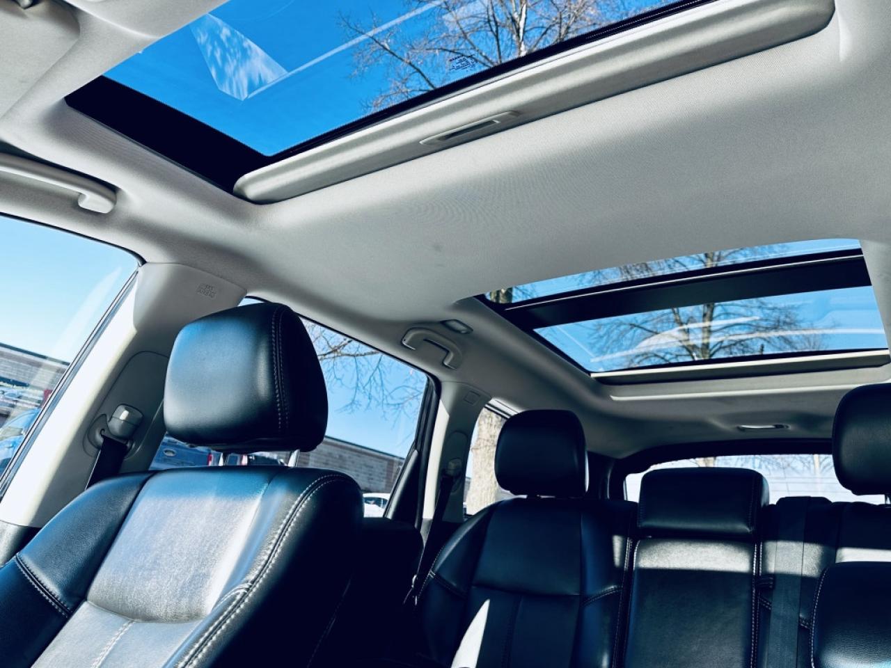 2016 Nissan Pathfinder SL Photo