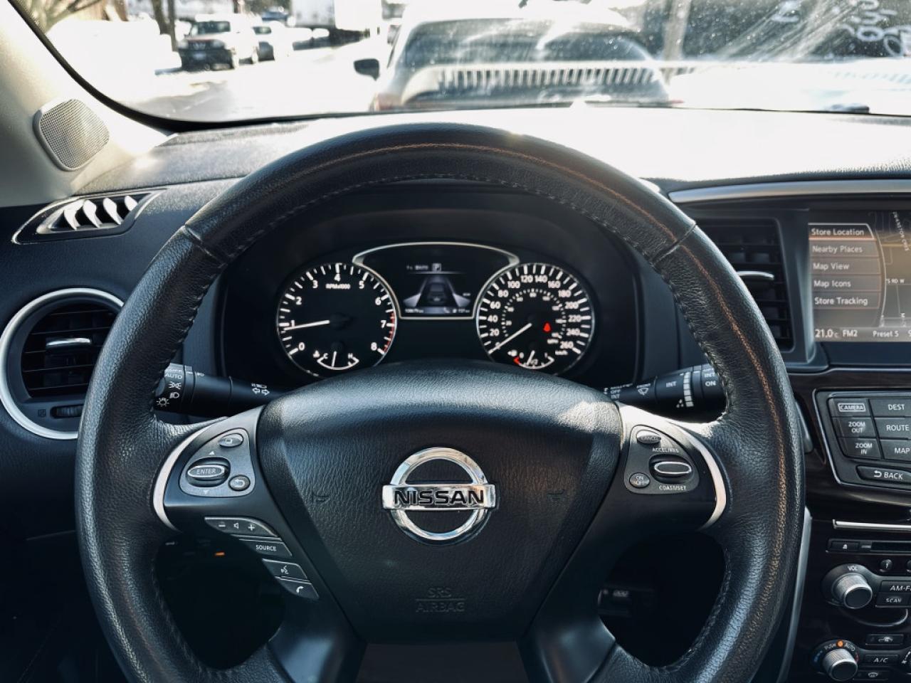 2016 Nissan Pathfinder SL Photo