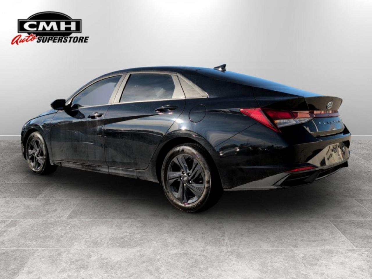 2023 Hyundai Elantra Preferred Photo