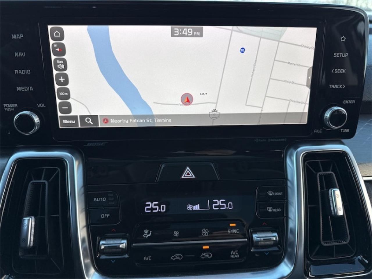 2022 Kia Sorento SX  Panoramic Sunroof - $248 B/W Photo